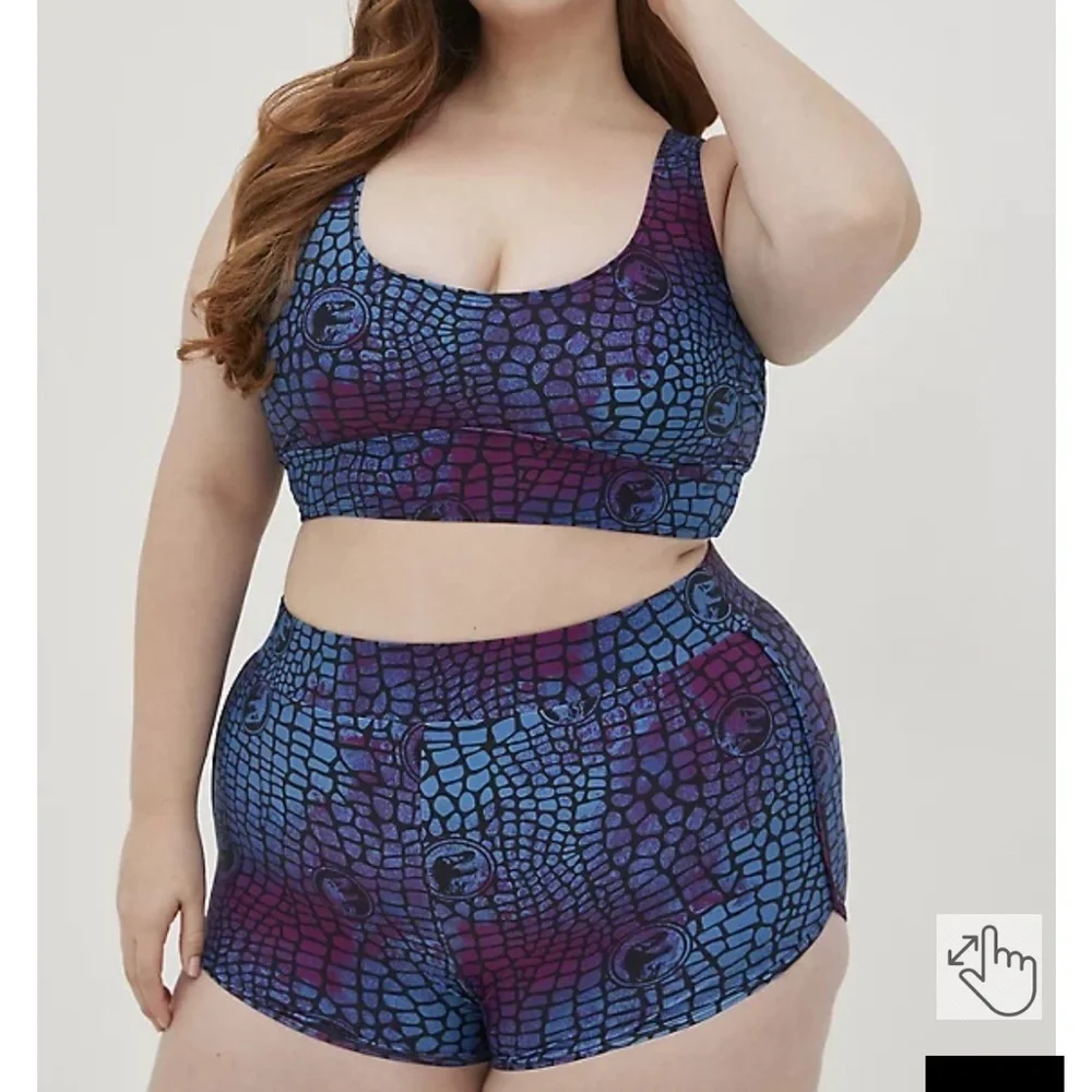 New‎ Torrid size 2 Jurassic Swim Bathing Suit Top 2X